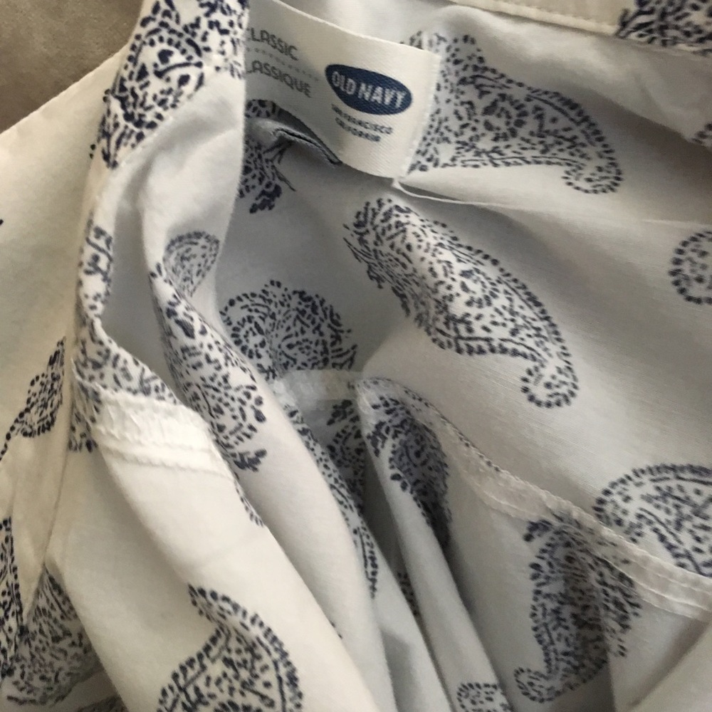 Old Navy Paisley Print Button Down - Picture 5 of 8